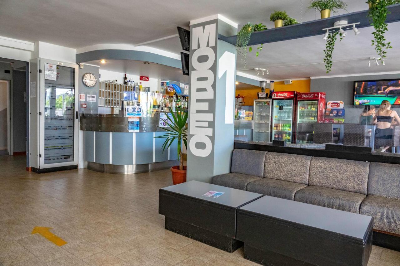 Hotel Morfeo - Young People Hotels (Adults Only) Rimini Buitenkant foto