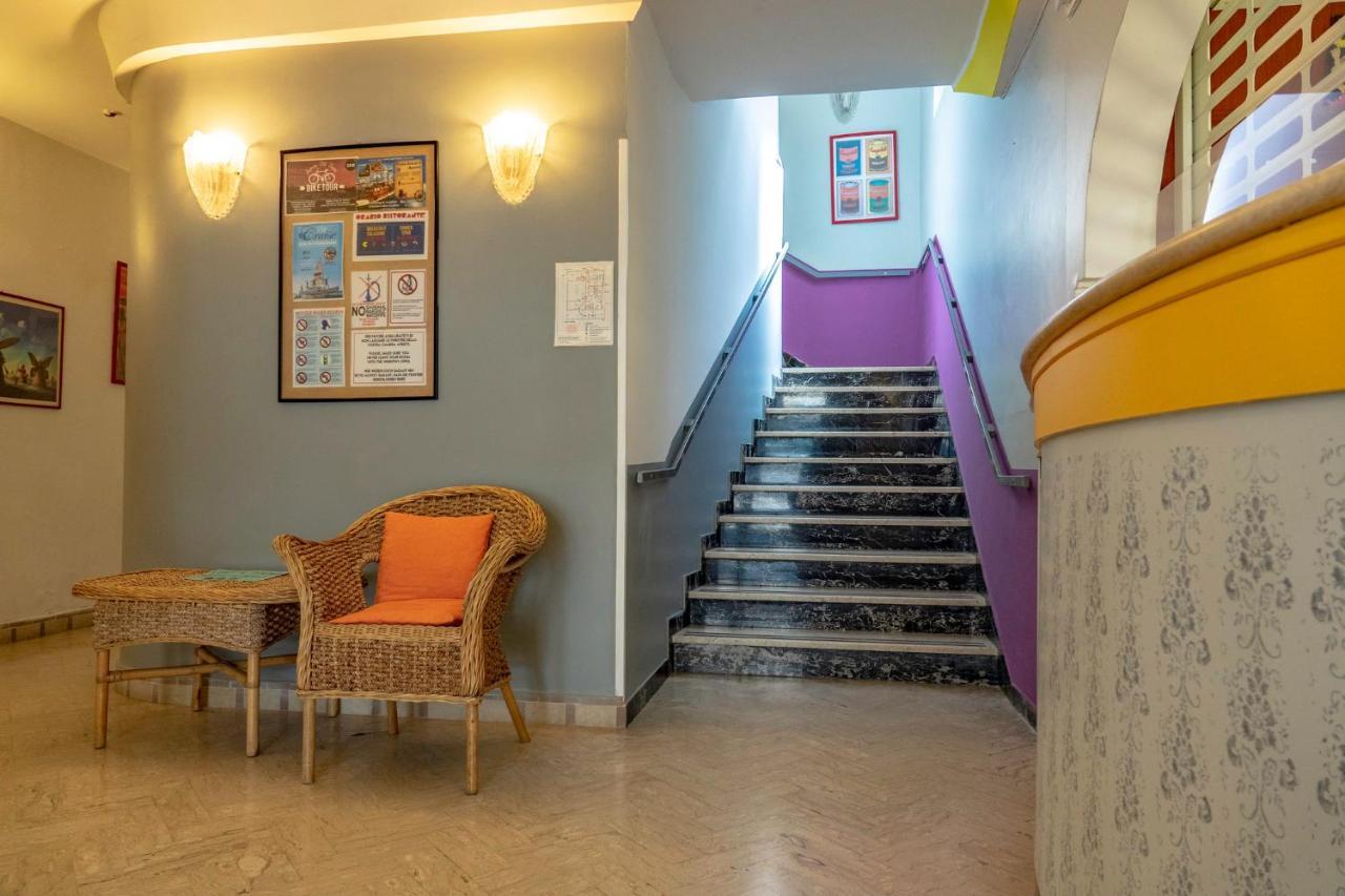 Hotel Morfeo - Young People Hotels (Adults Only) Rimini Buitenkant foto