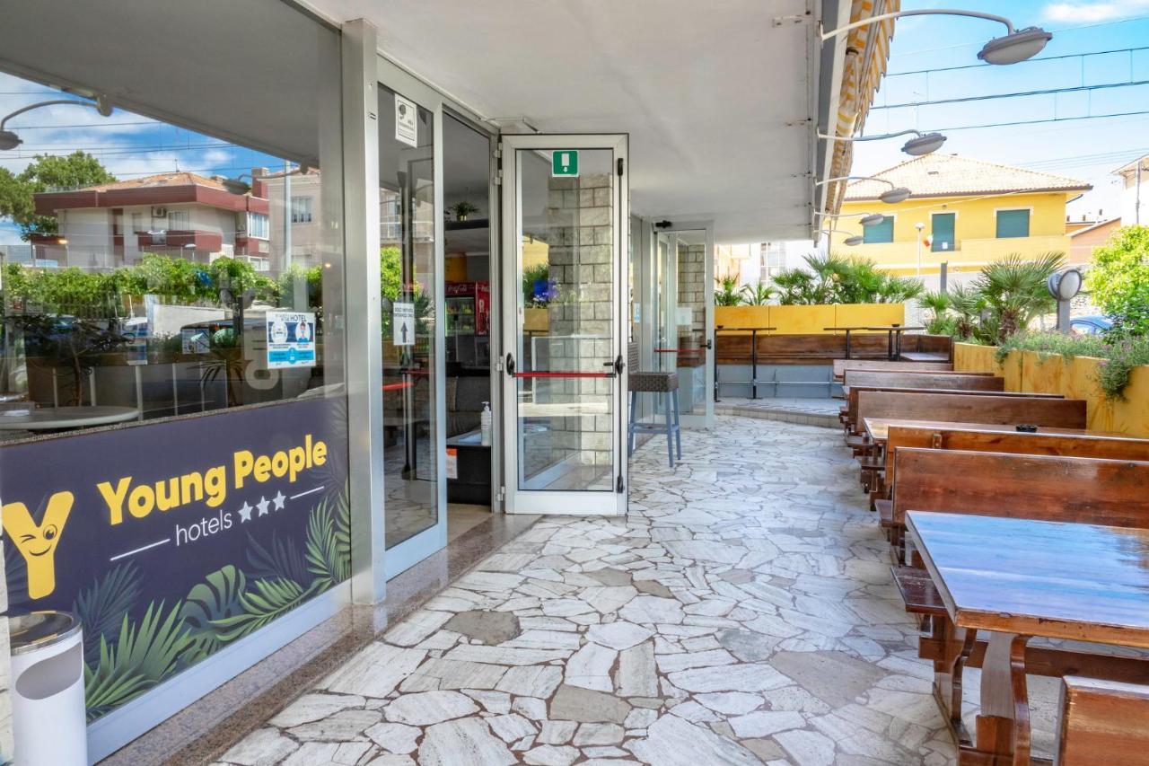 Hotel Morfeo - Young People Hotels (Adults Only) Rimini Buitenkant foto