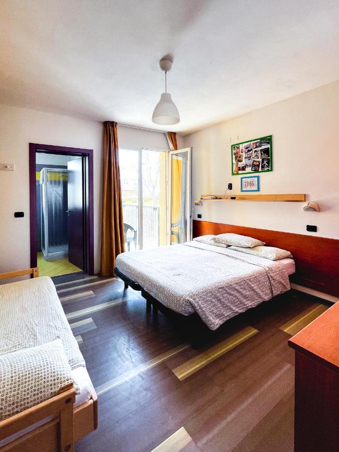 Hotel Morfeo - Young People Hotels (Adults Only) Rimini Buitenkant foto