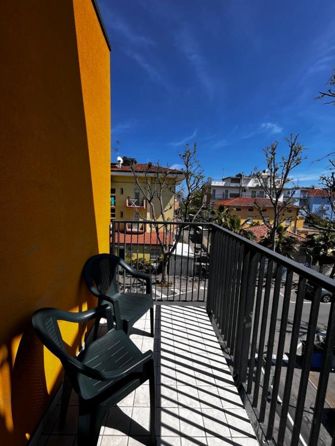 Hotel Morfeo - Young People Hotels (Adults Only) Rimini Buitenkant foto