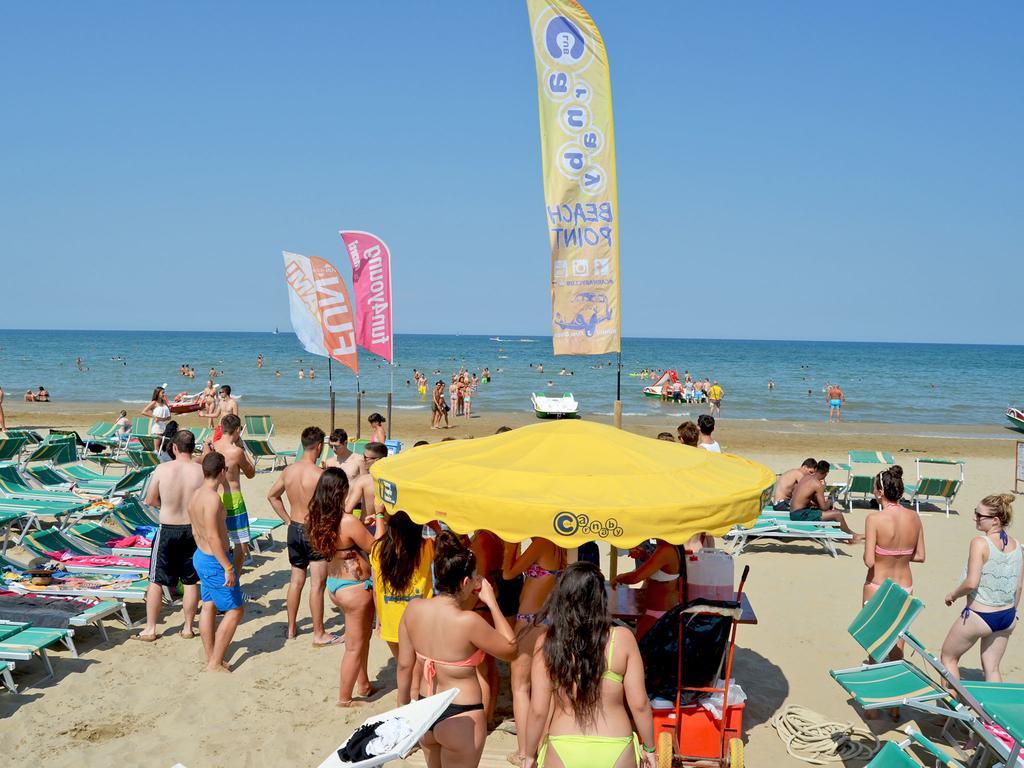Hotel Morfeo - Young People Hotels (Adults Only) Rimini Buitenkant foto