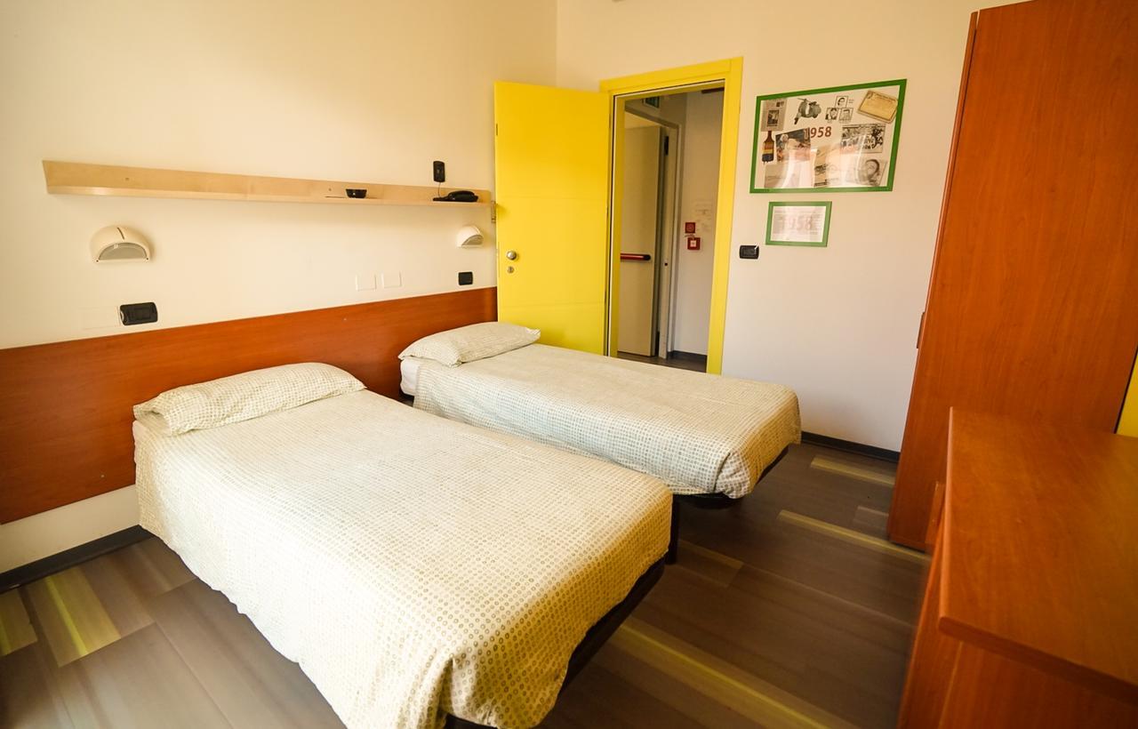 Hotel Morfeo - Young People Hotels (Adults Only) Rimini Buitenkant foto