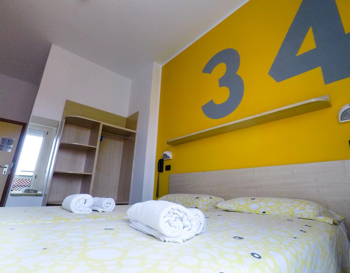 Hotel Morfeo - Young People Hotels (Adults Only) Rimini Buitenkant foto